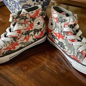 Toddler size 10 dinosaur converse *** Brand new***